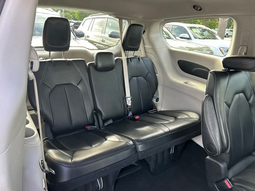 Used 2024 Silver Chrysler Touring L image 41