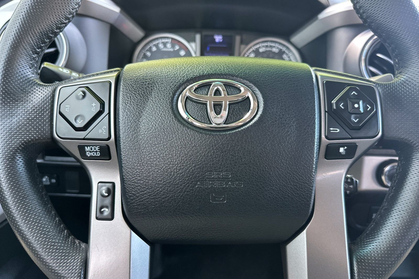 Used 2017 Silver Toyota SR5 image 21