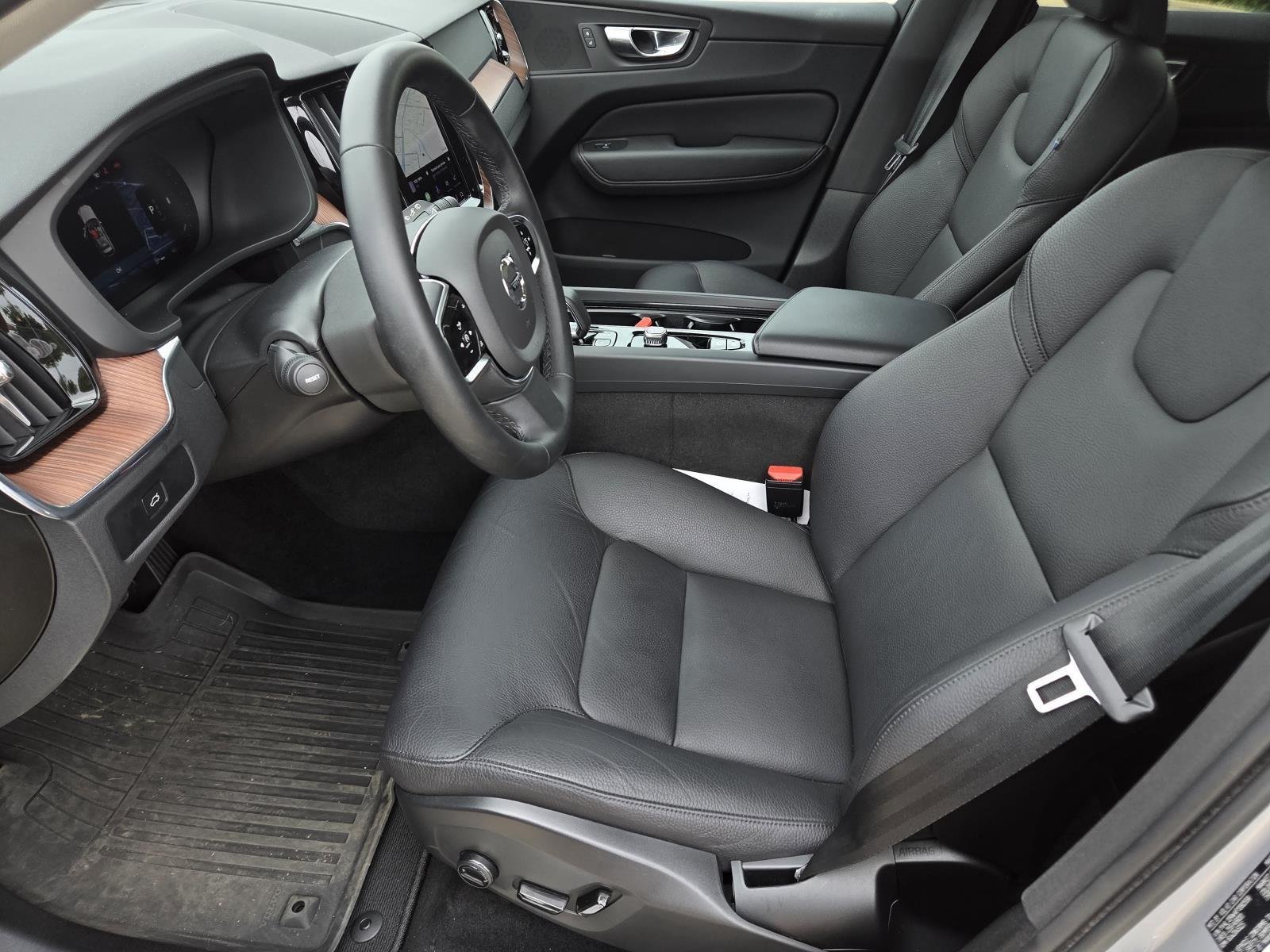 Used 2023 Silver Dawn Metallic Volvo Plus Dark Theme image 30