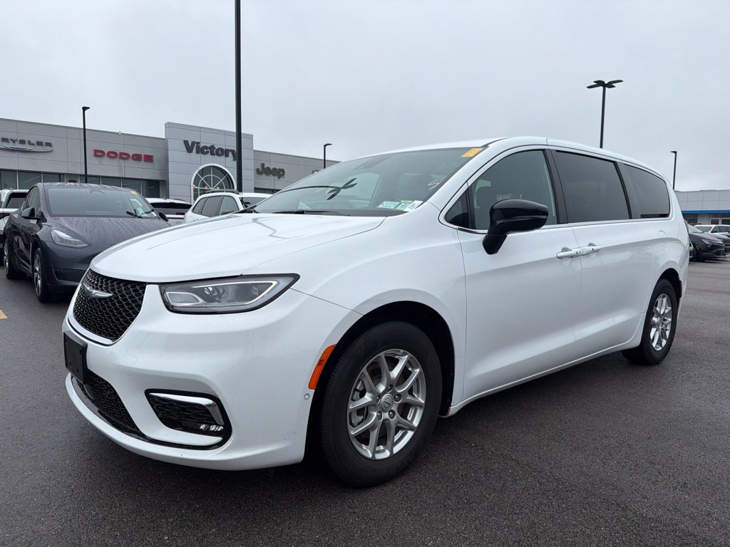 2026 Chrysler Pacifica