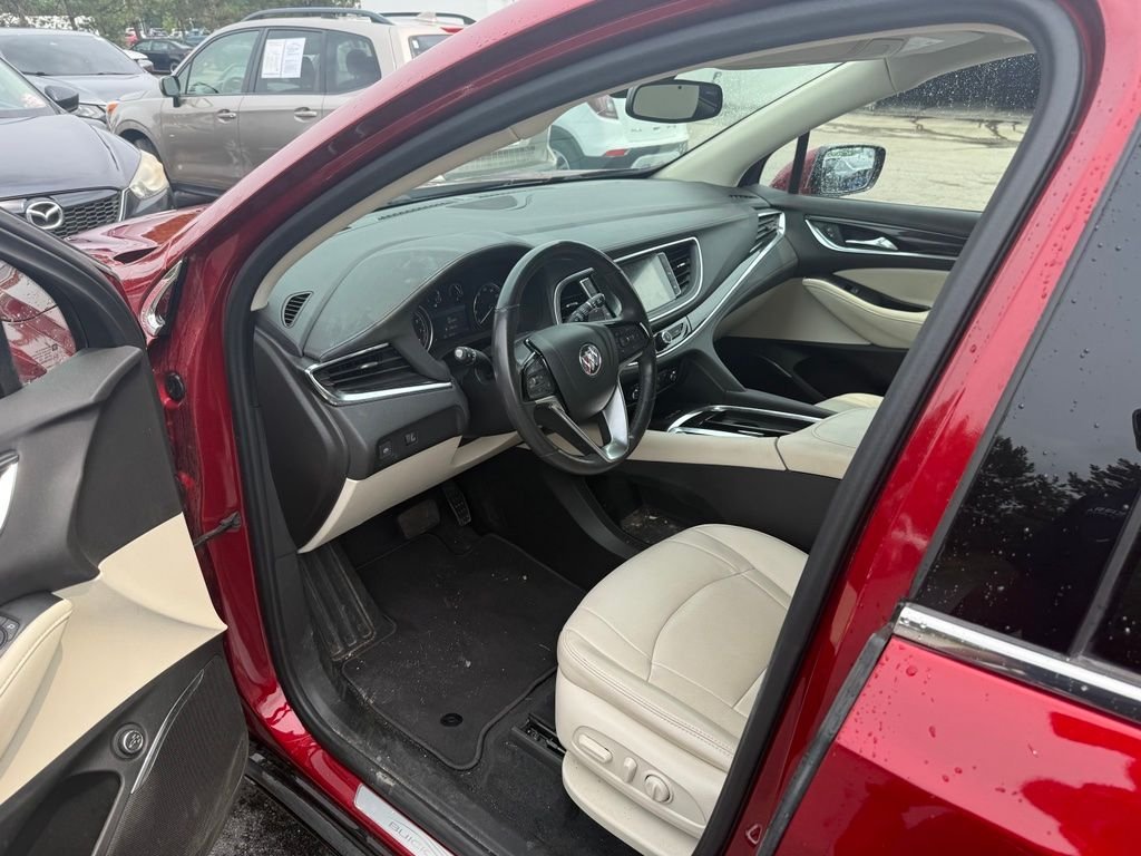 Used 2023 Red Buick Essence image 9