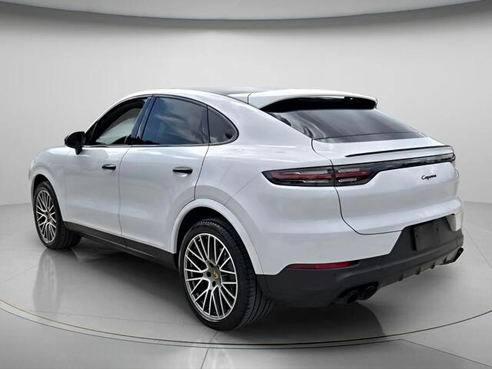 Used 2022  Porsche  image 8