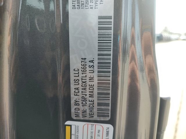 New 2026 Granite Crystal Metallic Clear-Coat Exterior Paint Jeep Texas Trail image 34