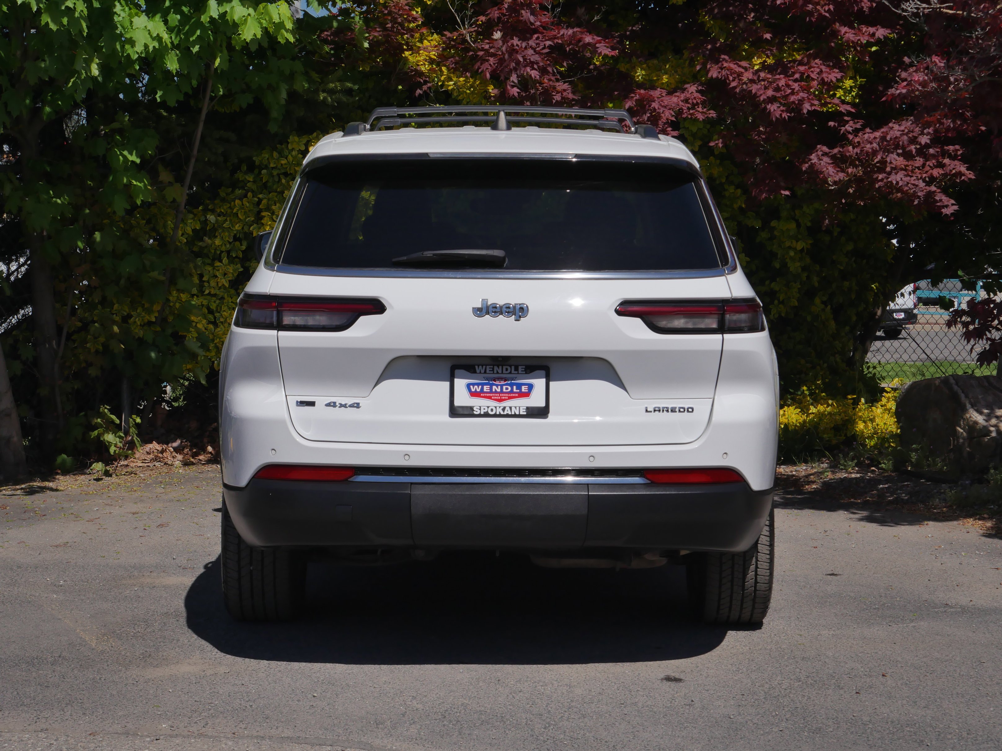 Used 2023 Bright White Clearcoat Jeep Laredo image 22