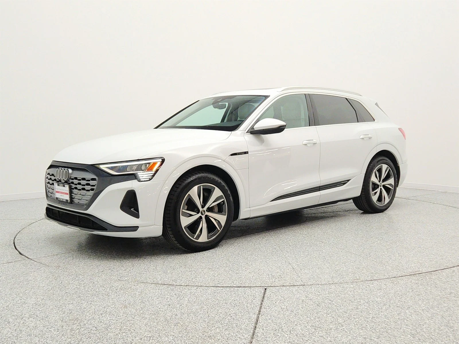 2024 Audi Q8 e-tron 55 114 kWh Premium quattro's photo