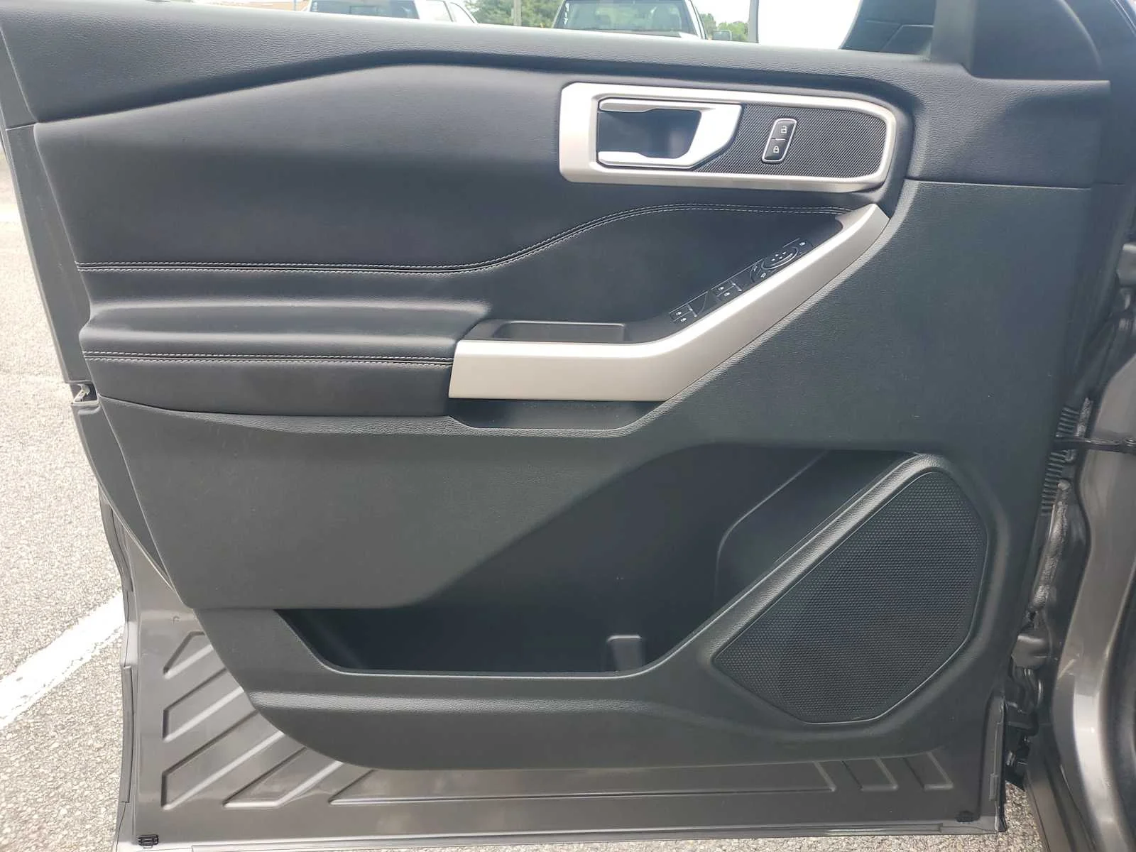 Used 2023 Carbonized Gray Metallic Ford XLT image 22