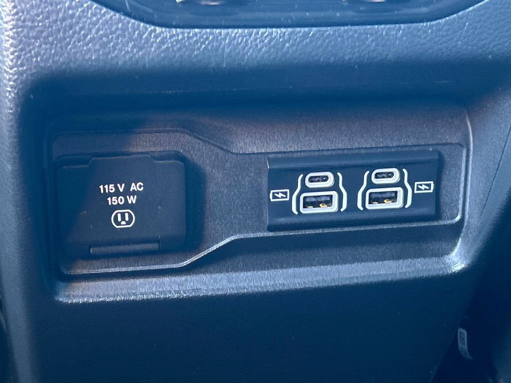 Used 2023 Red Jeep Altitude X image 18