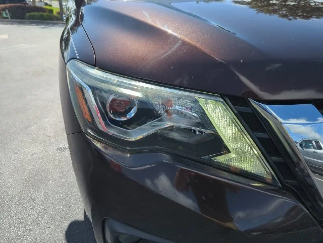 Used 2019 Brown Nissan SL image 17