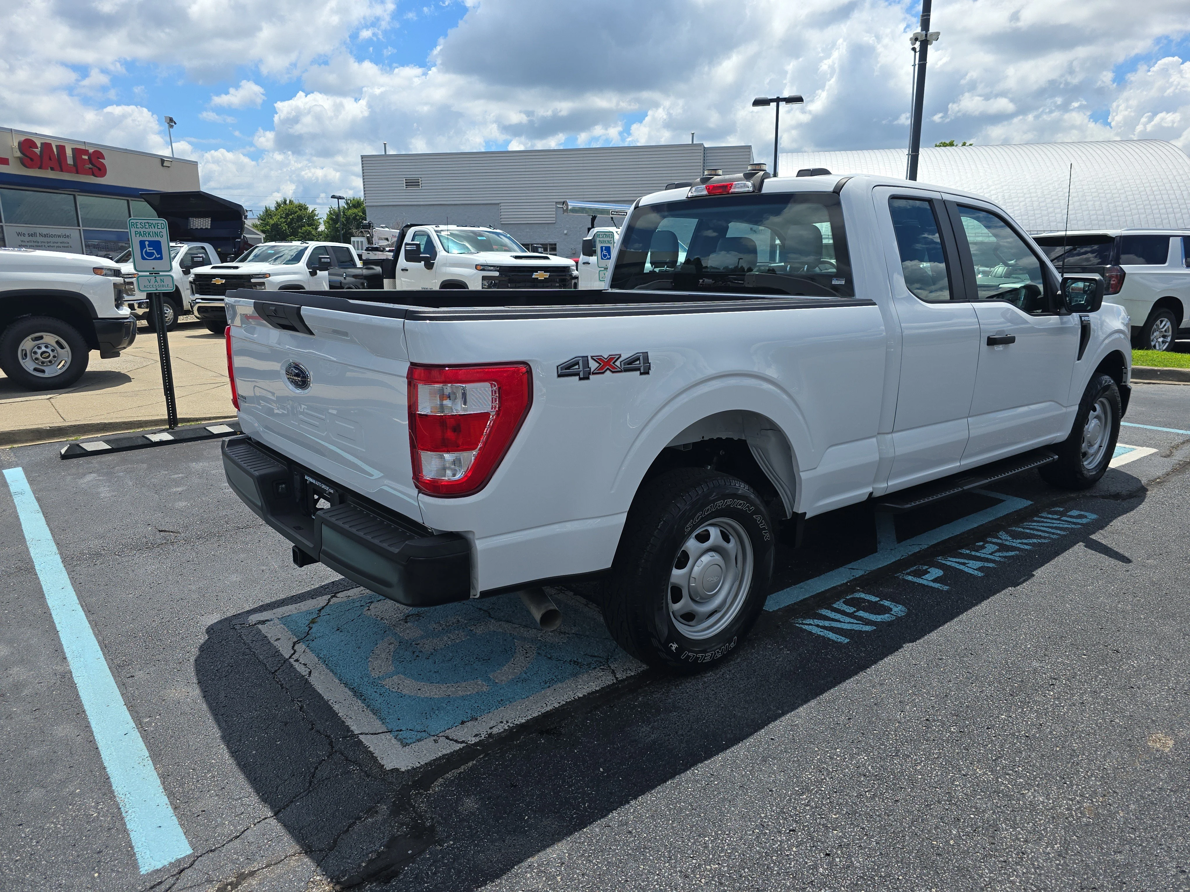 Used 2021 Oxford White Ford XL image 3