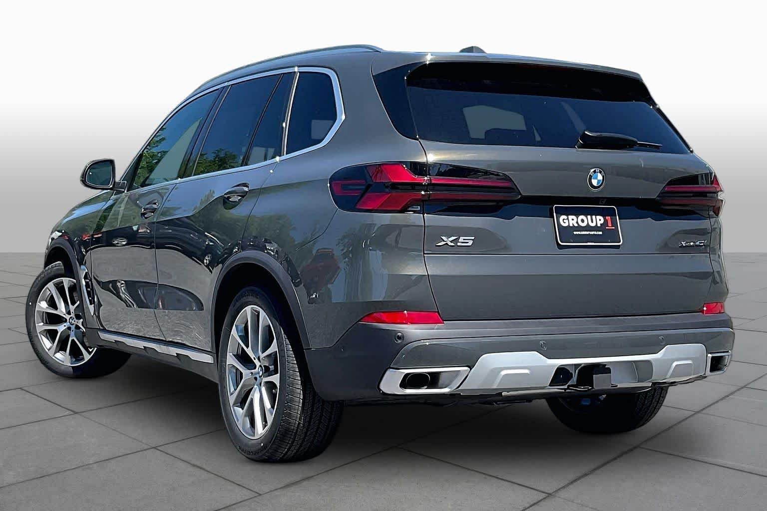 New 2026 Dravit Grey Metallic BMW xDrive40i image 12