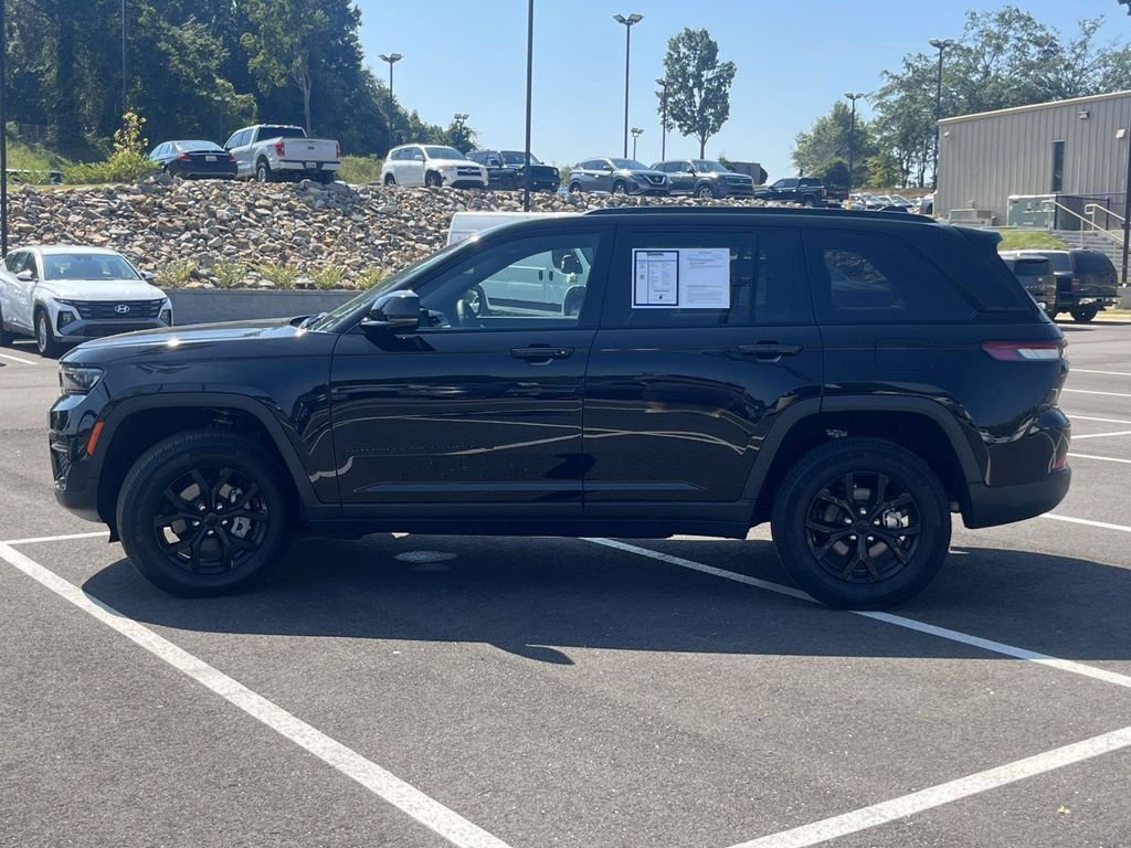 Used 2025 Black Jeep Altitude image 6