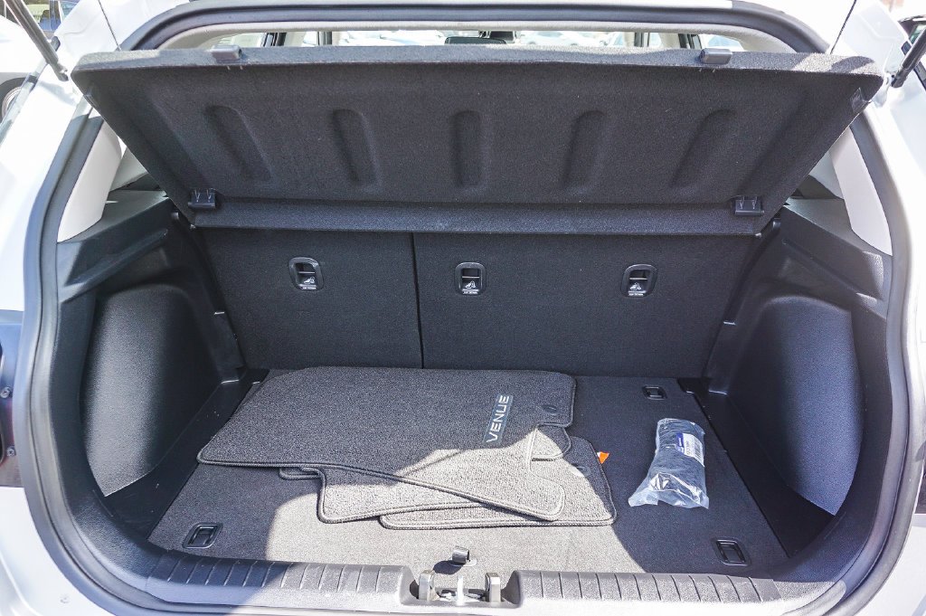 Used 2024 Silver Hyundai SEL image 24