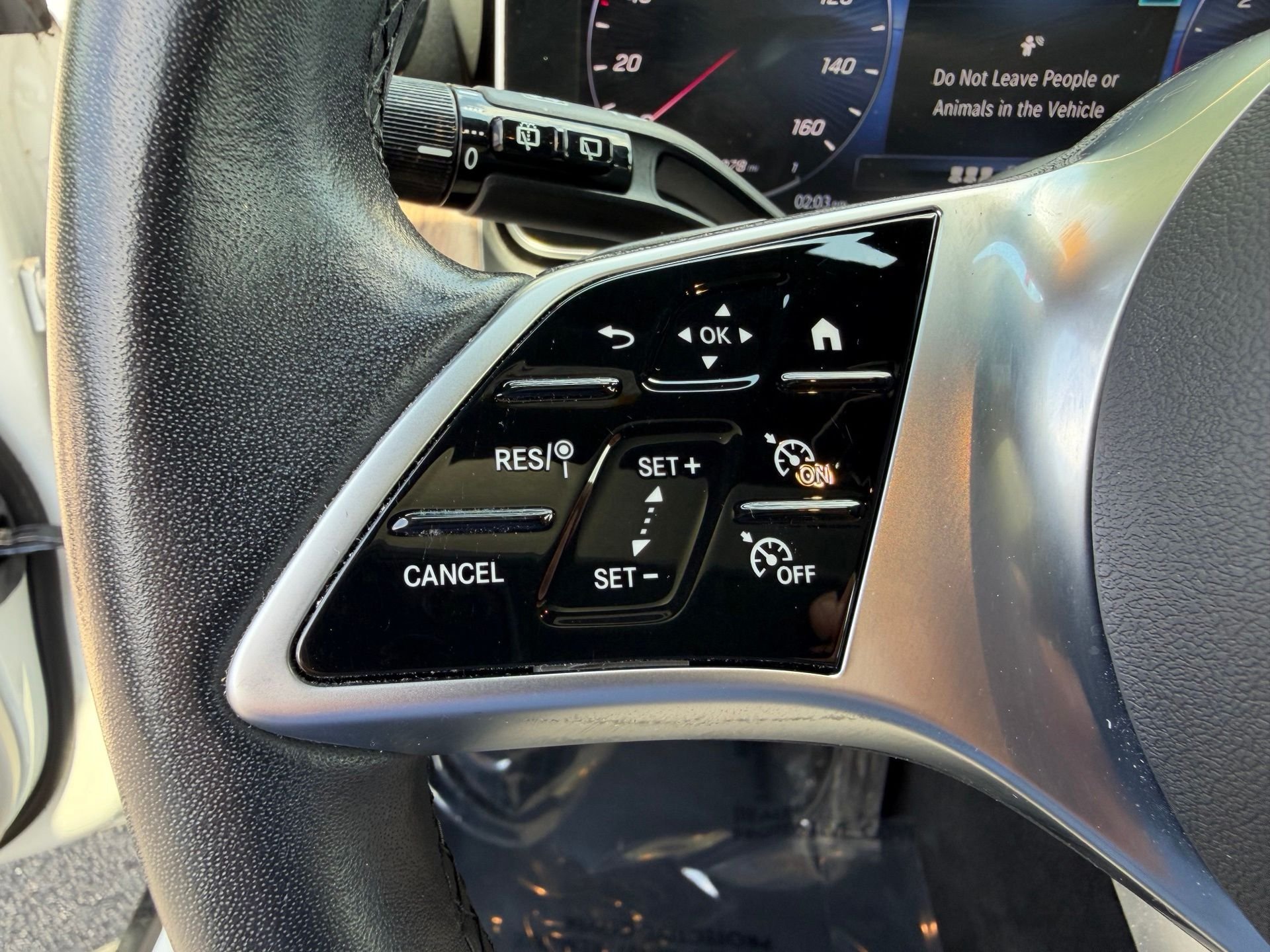 Certified Used 2023 White Mercedes-Benz GLC 300 image 9