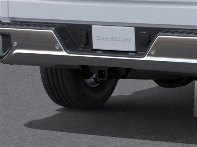 New 2026 Summit White Chevrolet WT image 15