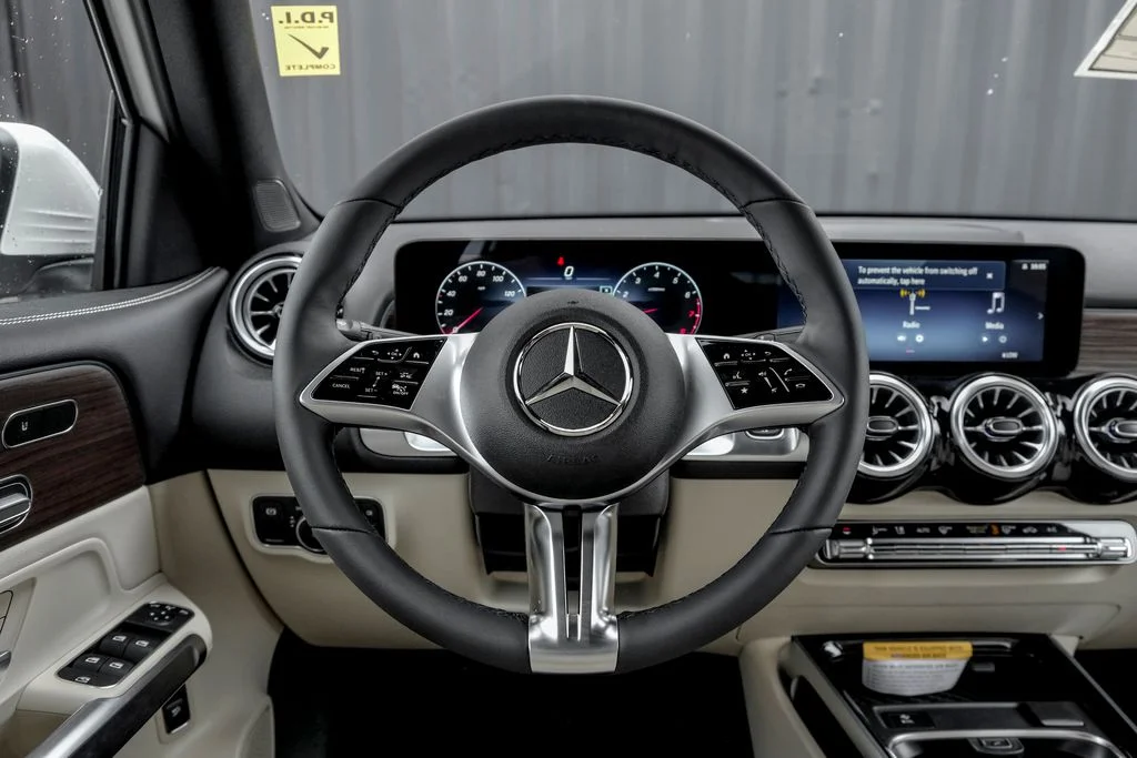 Used 2026 Polar White Mercedes-Benz GLB 250 image 18