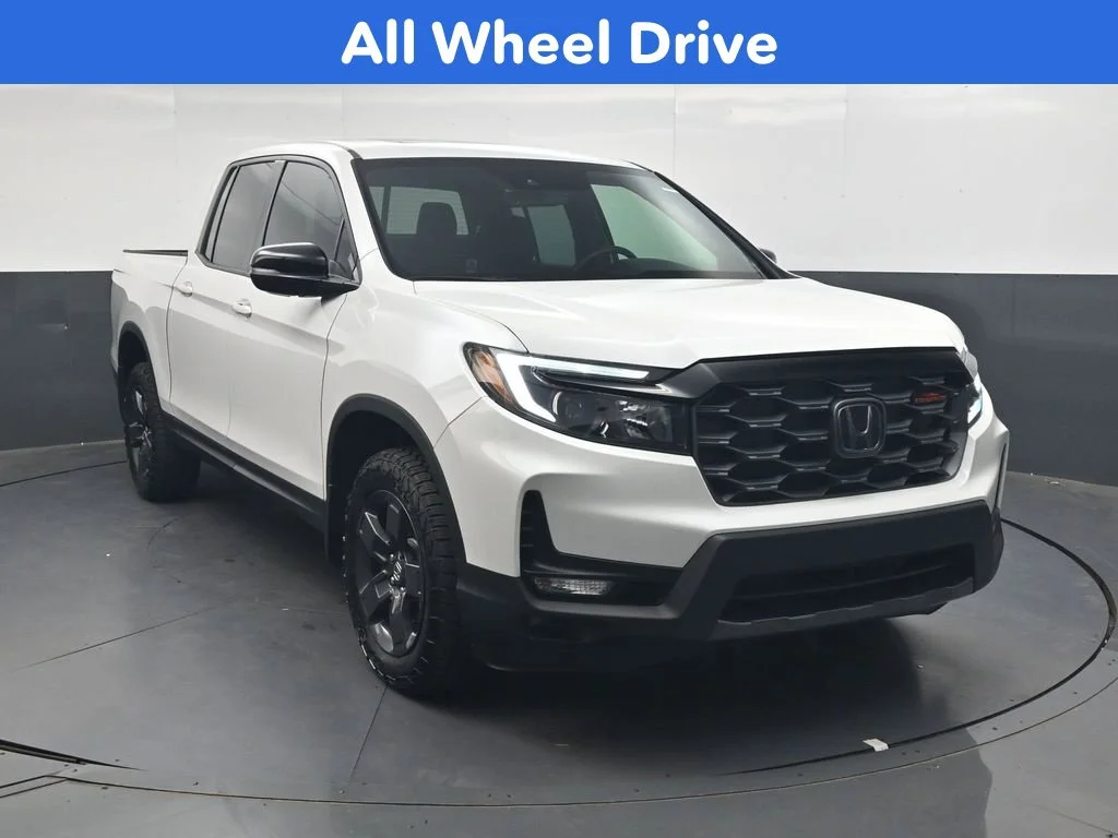 Certified Used 2026 Platinum White Pearl Honda TrailSport image 2