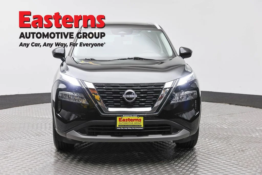 Used 2023 Black Nissan SV image 2
