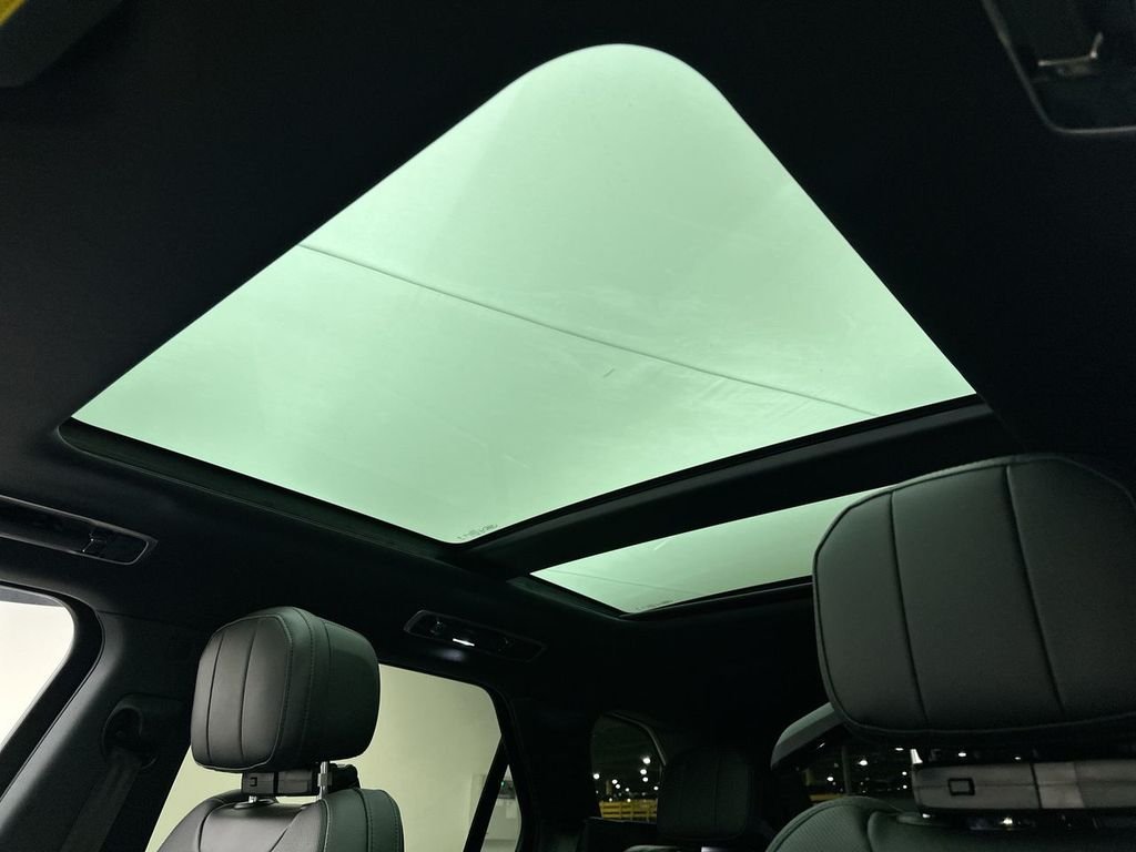 New 2026 Borasco Grey Land Rover Dynamic SE image 11