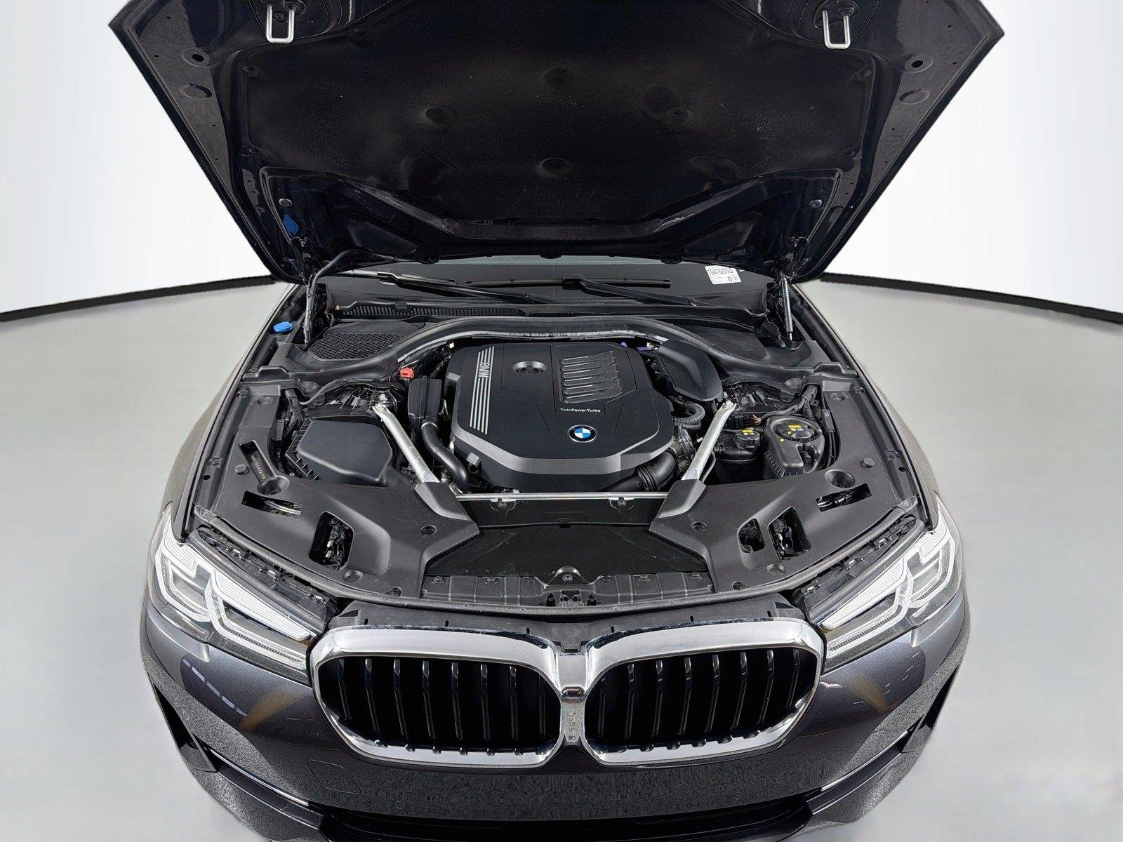 Used 2022 Dark Graphite Metallic BMW 540i xDrive image 31