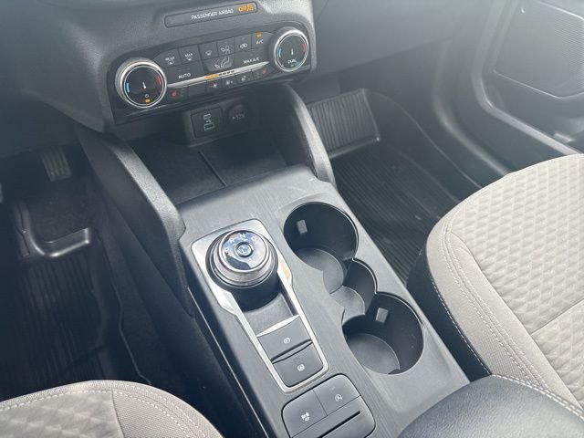 Used 2022 White Ford SE image 27