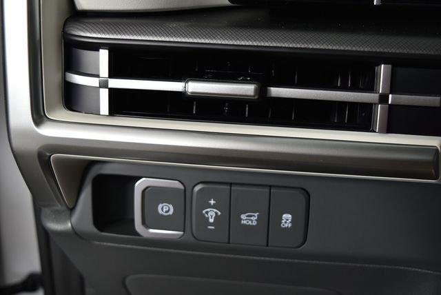 New 2027 White Hyundai SE AWD image 74