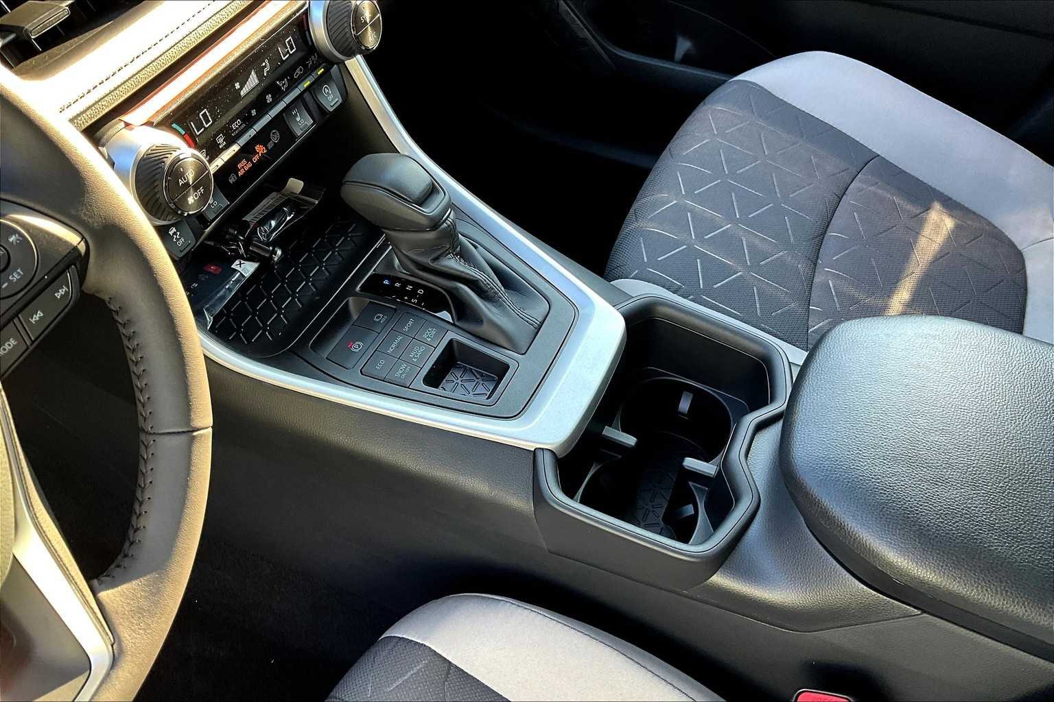 Used 2025 Ruby Flare Pearl Toyota XLE image 7