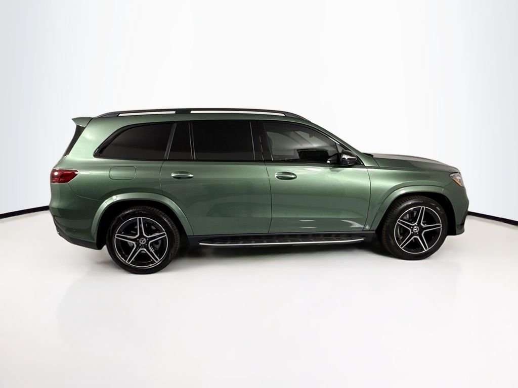 New 2026 MANUFAKTUR Ireland Mid Green Metallic Mercedes-Benz GLS 450 image 4