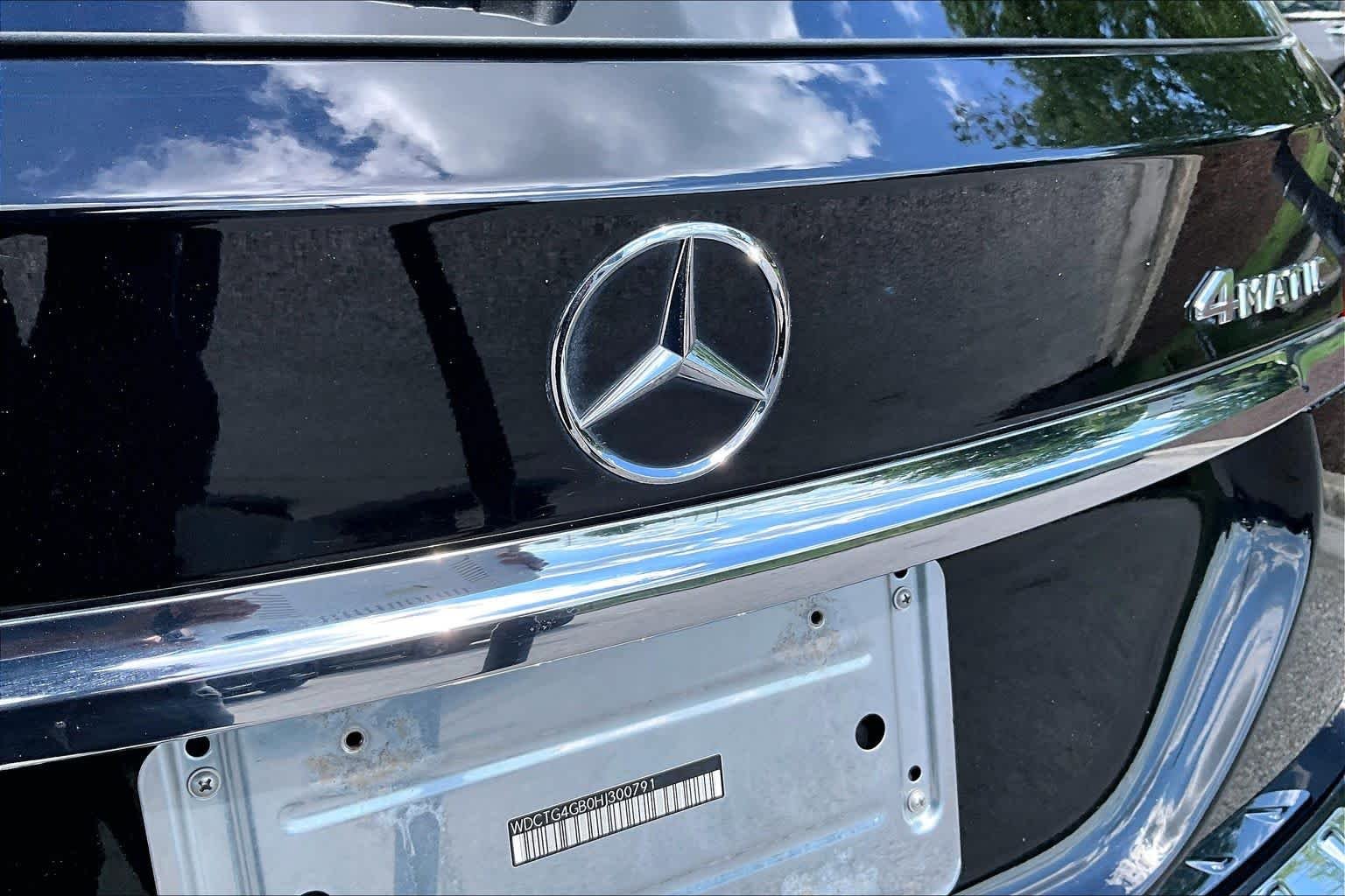 Used 2017 Night Black Mercedes-Benz GLA 250 image 31