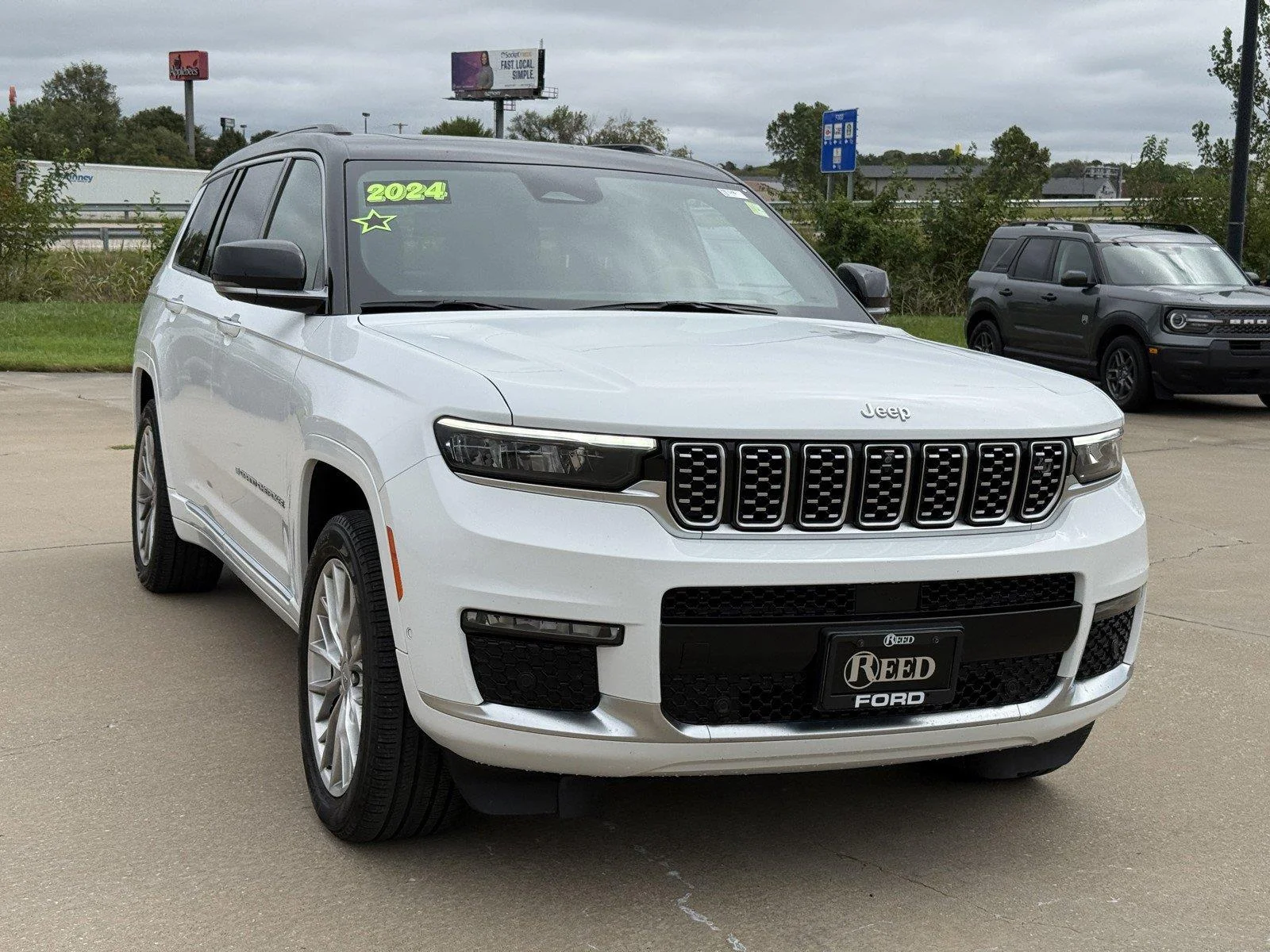 Used 2025 Metallic Jeep Overland image 2