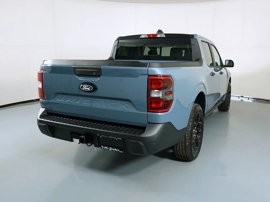 New 2026 Azure Gray Metallic Tri-Coat Ford XLT image 8