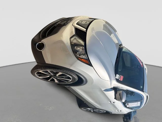 Used 2019 Silver Nissan SL image 9