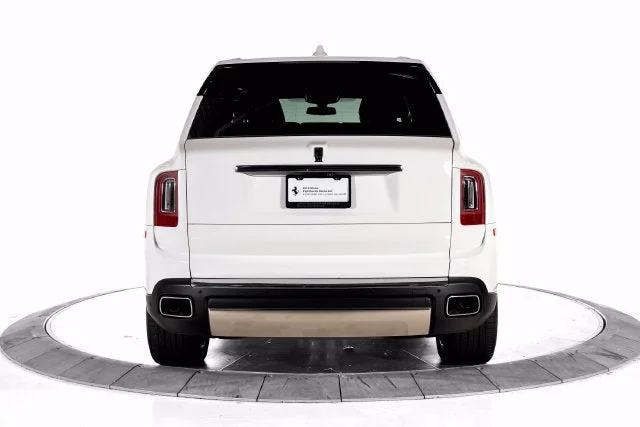 Used 2023 Arctic White Rolls-Royce  image 4