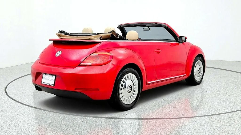 Used 2014 Tornado Red/Beige Roof Volkswagen 2dr Automatic 2.5L PZEV *Ltd Avail* image 5