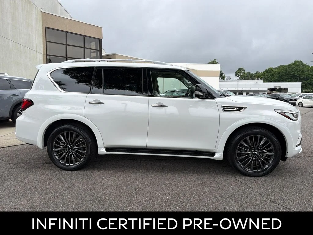 Certified Used 2023 Moonstone White INFINITI Premium Select image 14