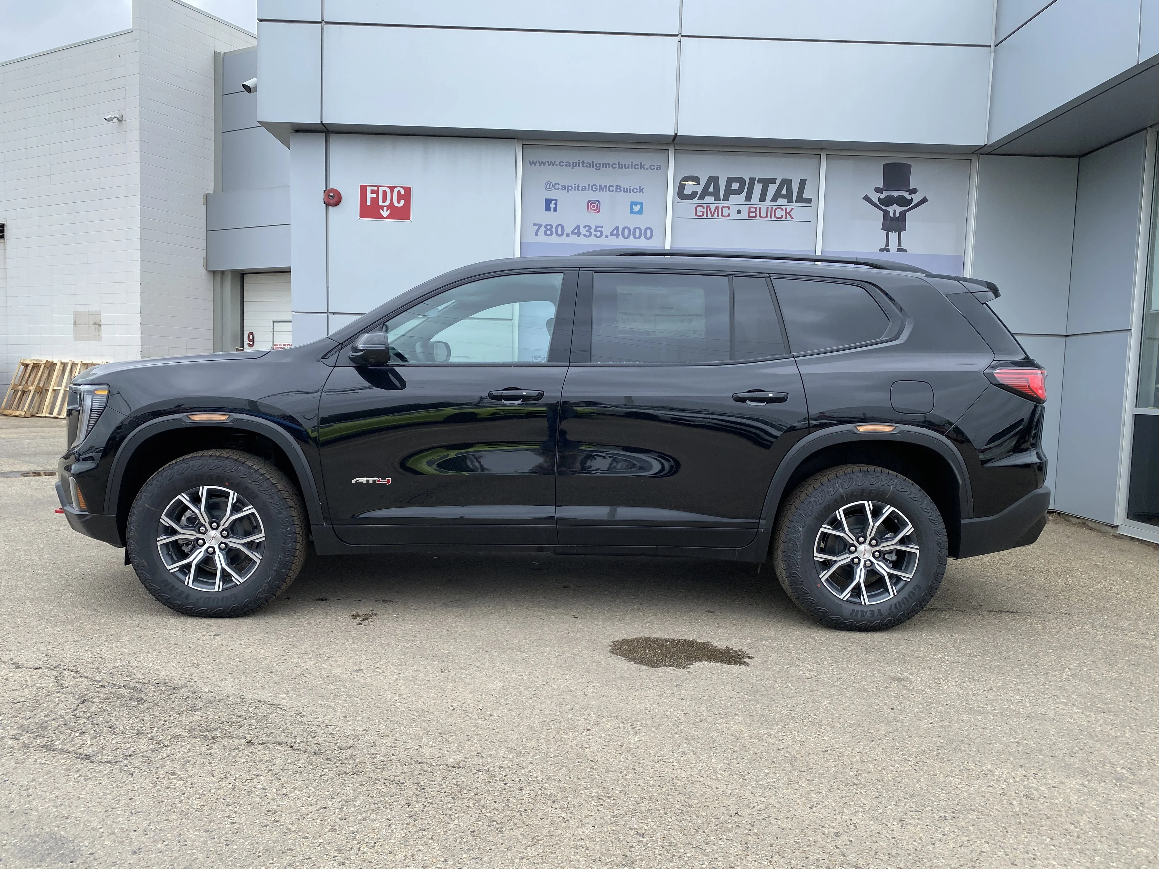 New 2026 EBONY TWILIGHT METALLIC GMC AT4 image 3