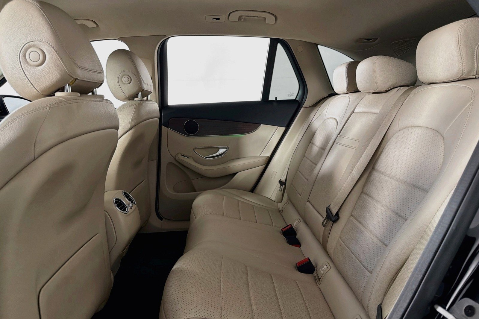 Used 2022 Black Mercedes-Benz 300 image 7