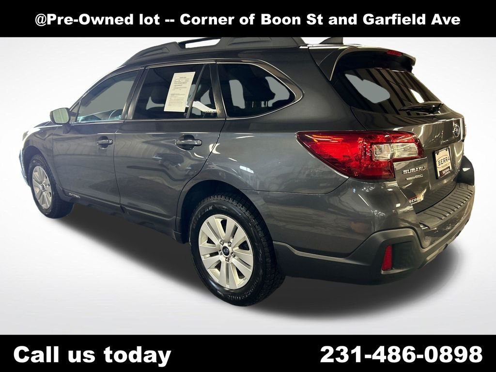 Used 2018 Gray Subaru 2.5i Premium image 3