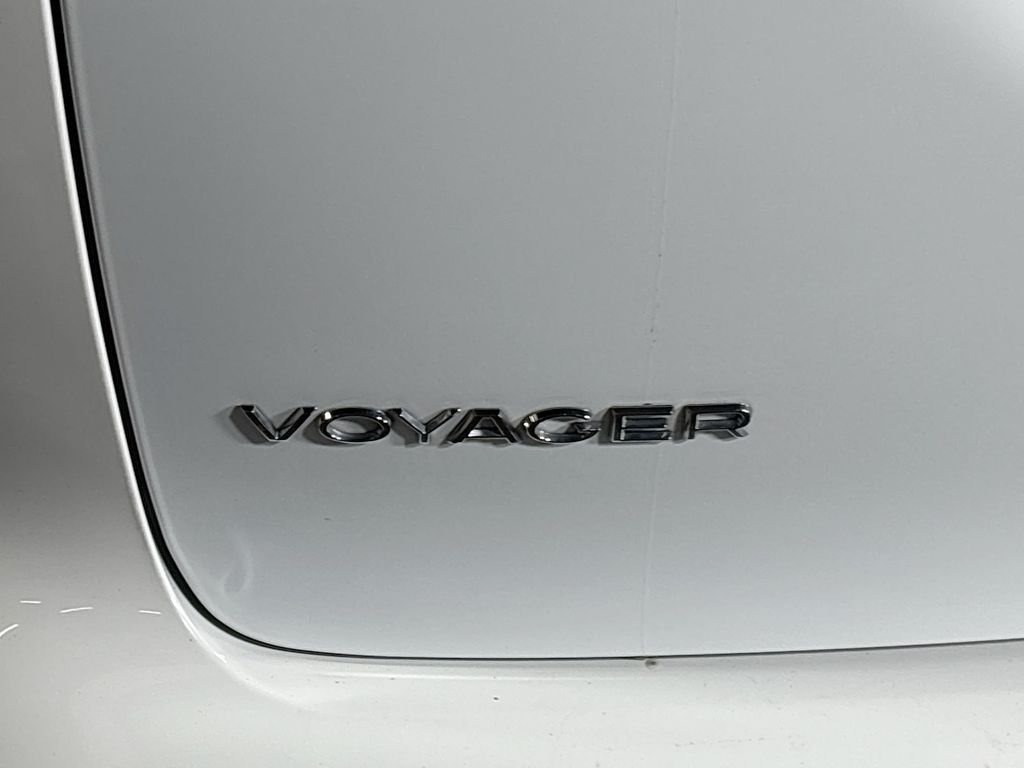 Used 2022 Bright White Clearcoat Chrysler LX image 22