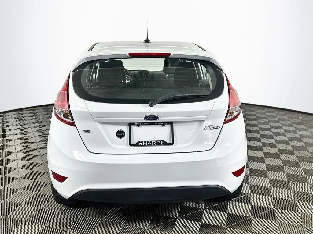 Used 2016 Oxford White Ford SE image 6