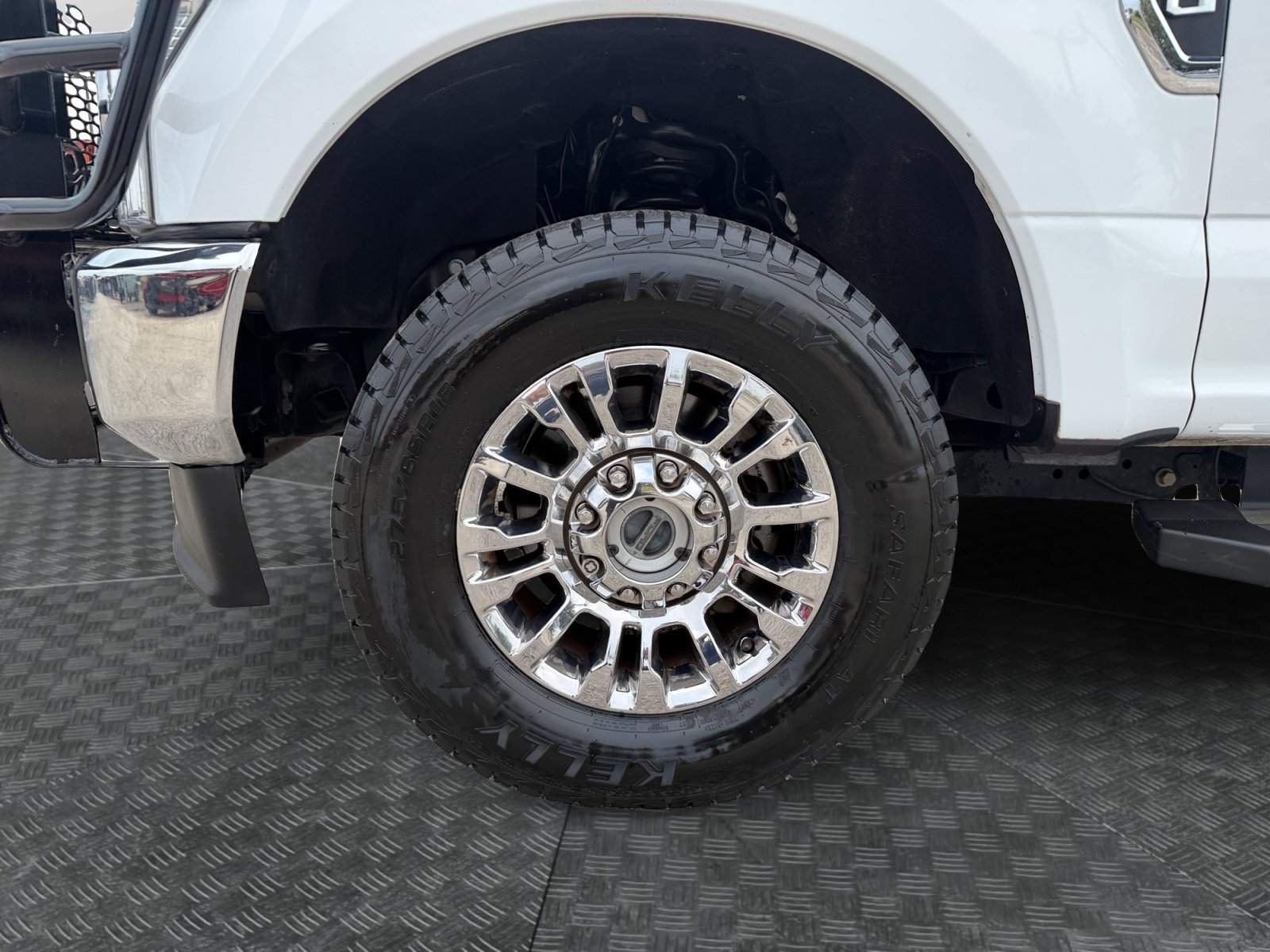 Certified Used 2022 Oxford White Ford XLT image 9