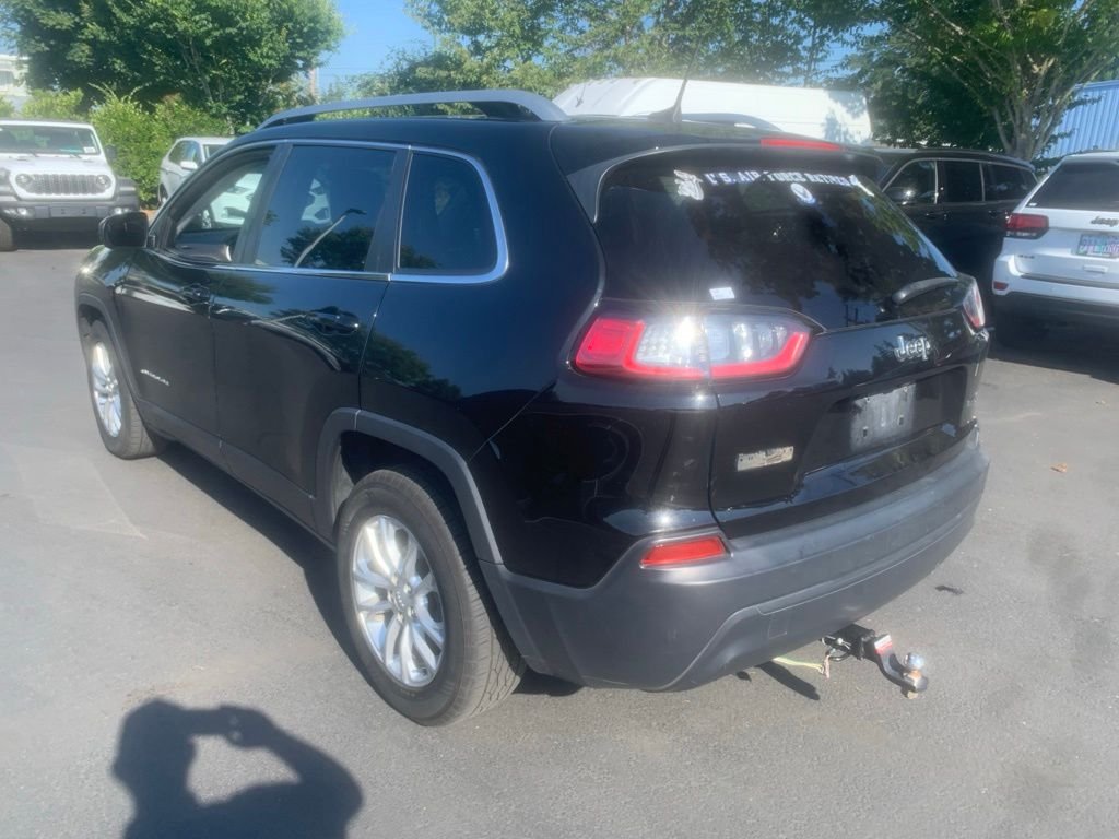 Used 2019 Diamond Black Crystal Pearlcoat Jeep Latitude image 2