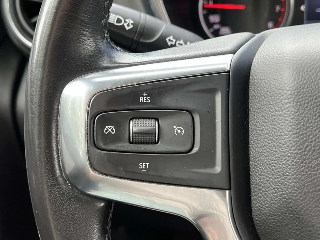 Used 2020 SILVER ICE METALLIC Chevrolet LT image 21