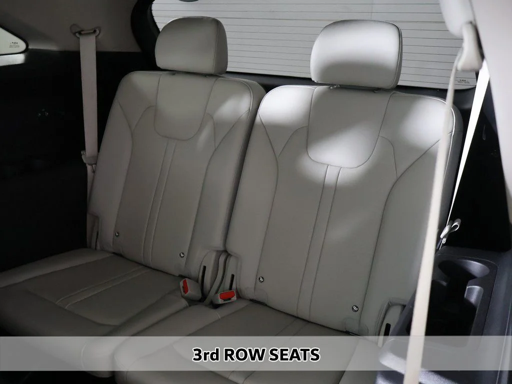 Used 2025 Silver Kia S image 9