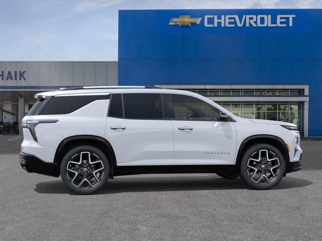 New 2026 Polar White Tricoat Chevrolet High Country image 5