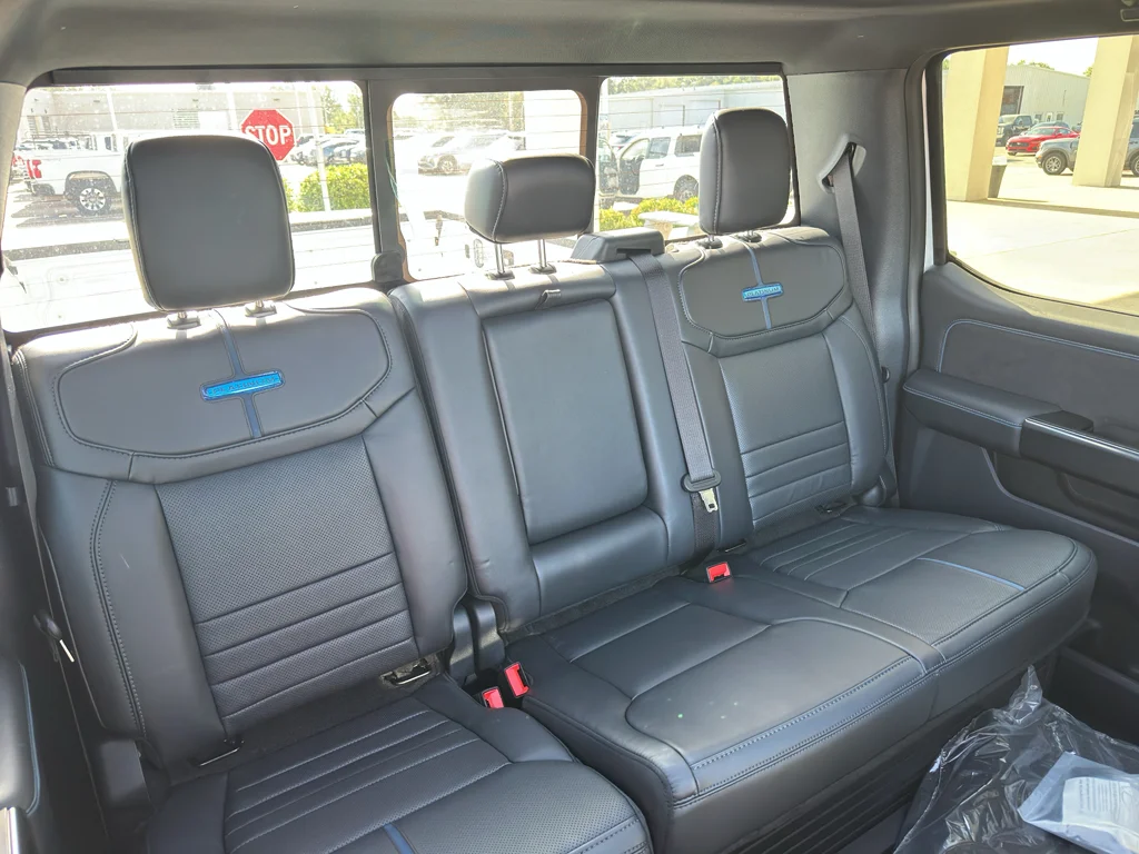 New 2026 Star White Ford Platinum image 40