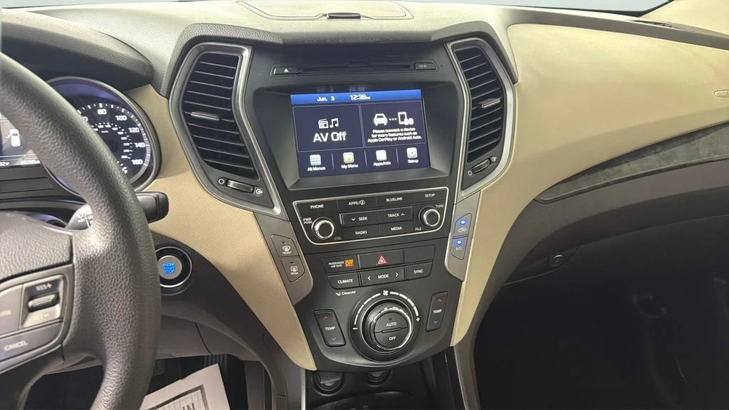 Used 2018 Black Hyundai 2.4L image 22