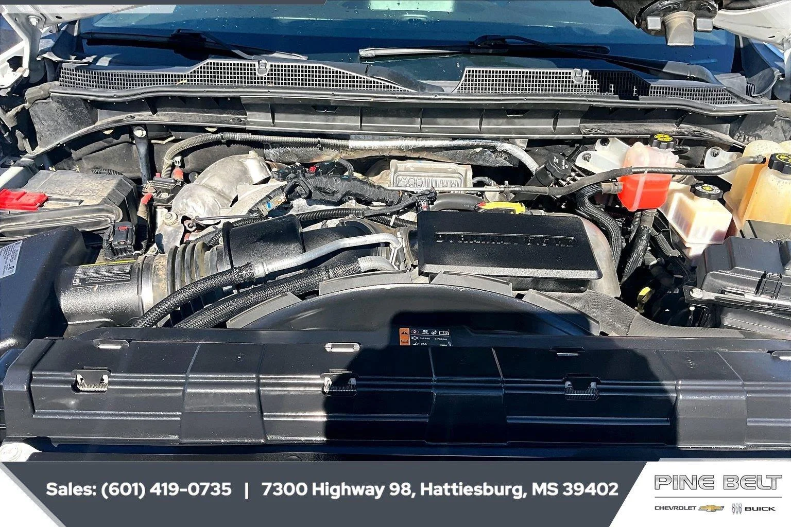 Used 2021 SUMMIT WHITE Chevrolet LT image 9