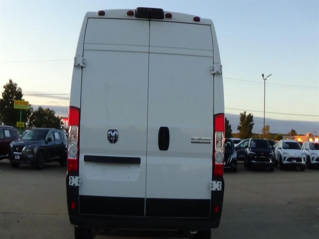 Used 2025 Bright White Clear Coat (pw7) RAM Tradesman 2500 image 7