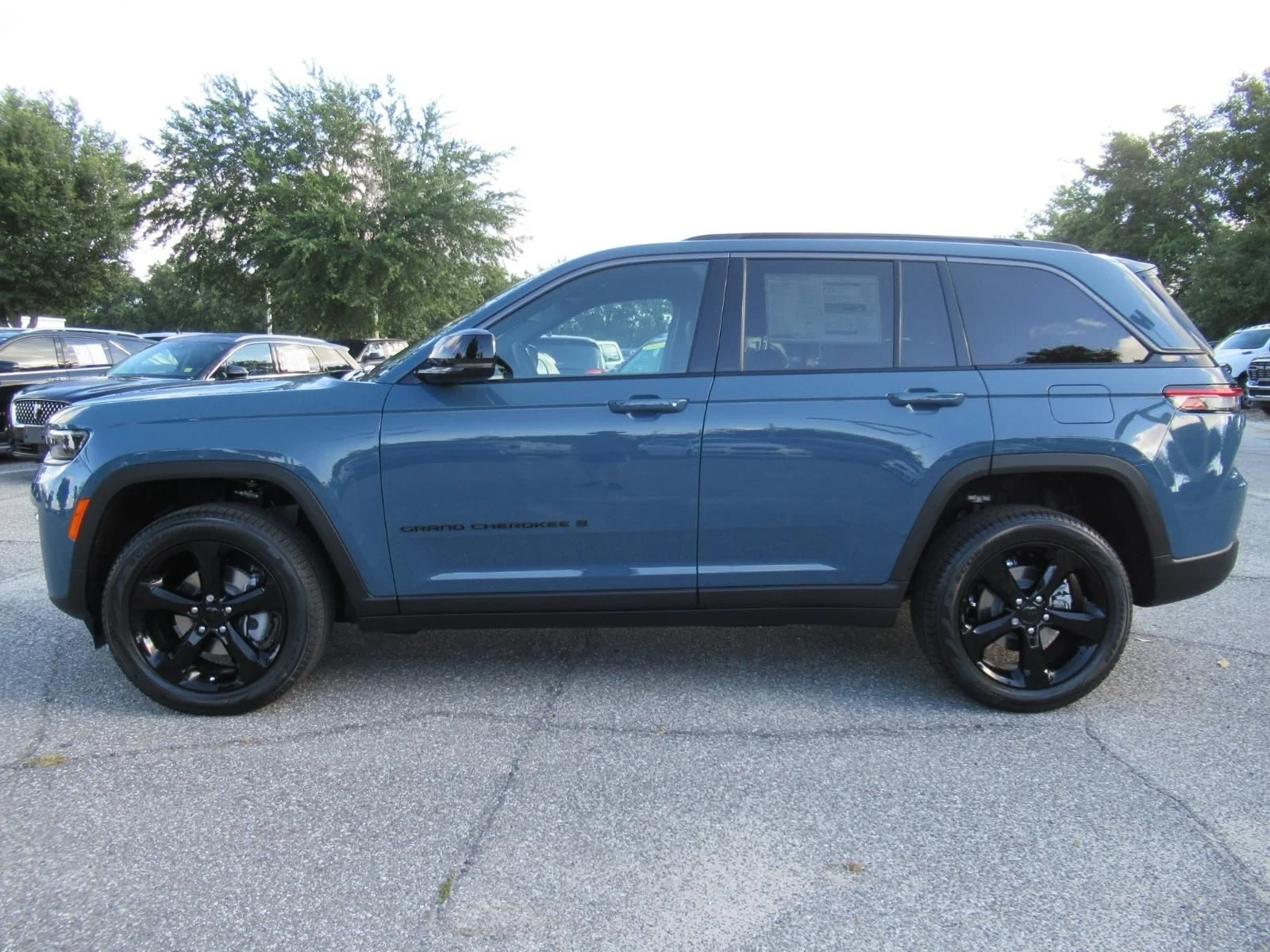 New 2026 Steel Blue Exterior Paint Jeep Limited image 4