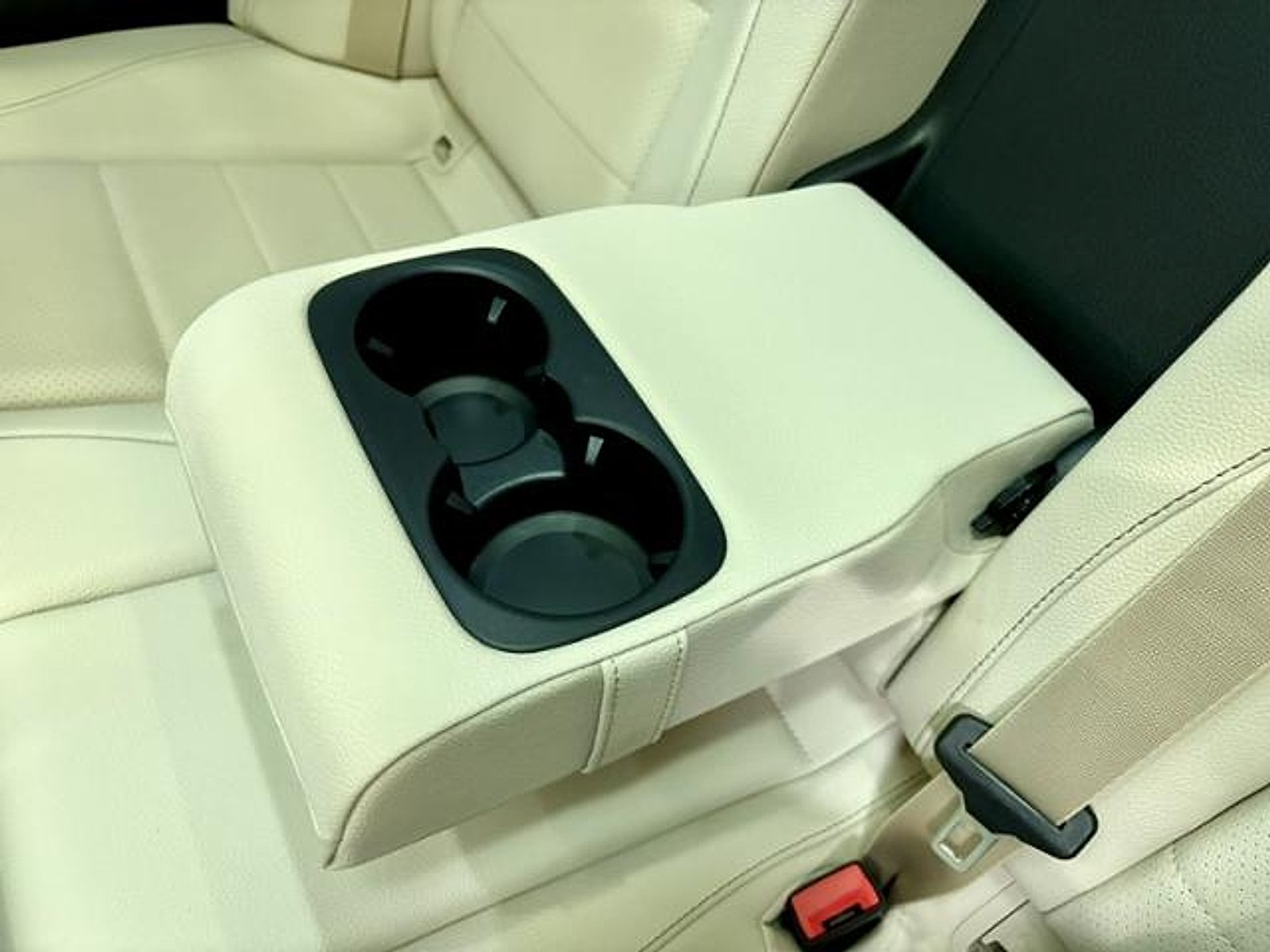 New 2026 Selenite Grey Metallic Mercedes-Benz  image 23